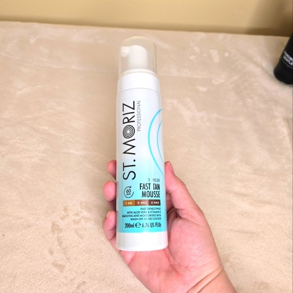 St. Moriz Professional Fast Tanning Mousse with Applicator Mitt - Picture 8 of 8